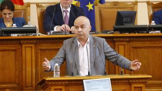 Горещ старт на парламента: Поискаха обяснение от Борисов