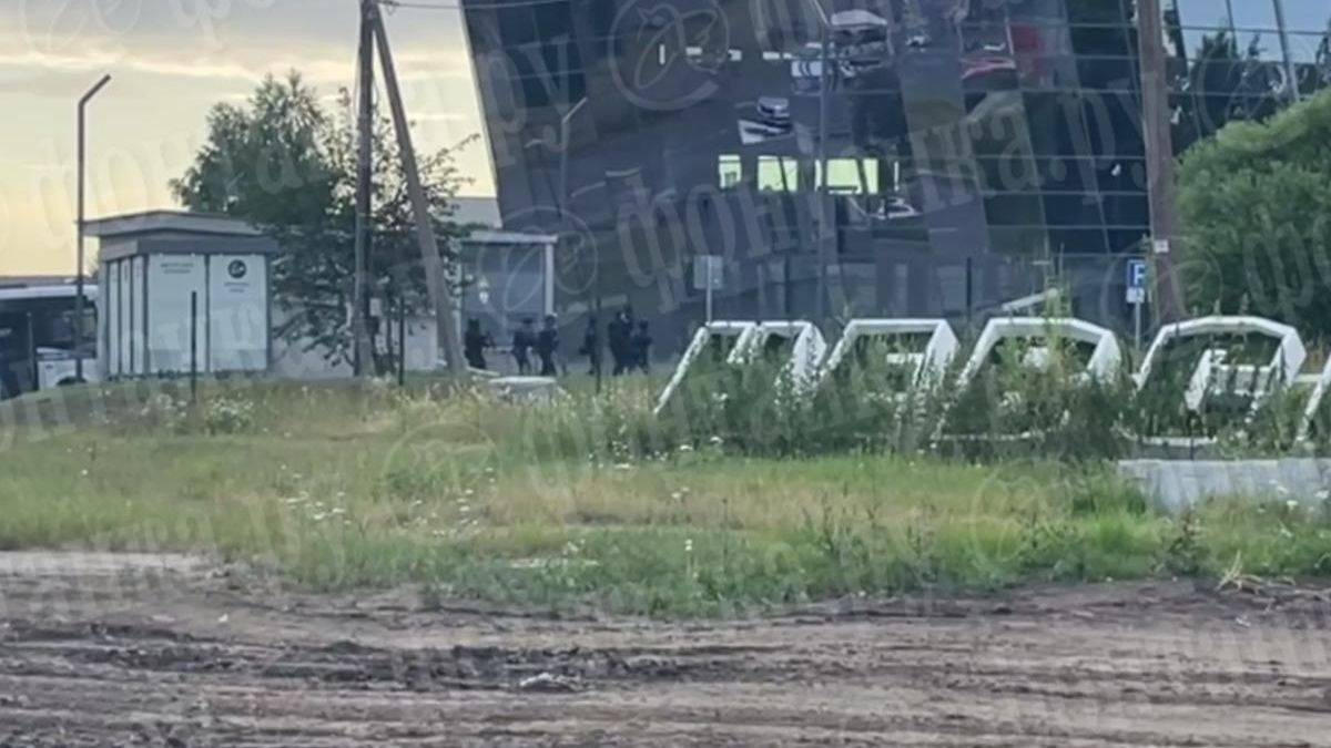„​​​​​​​Вагнер“ държи Ростов, вика Шойгу, иначе тръгва към Москва ВИДЕО