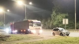 Натъпкани като сардини! Скандални подробности за опасната полицейска гонка в Бургас ВИДЕО