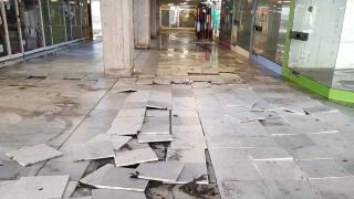 Наводнение съсипа ключов подлез в София, кметът забрани...