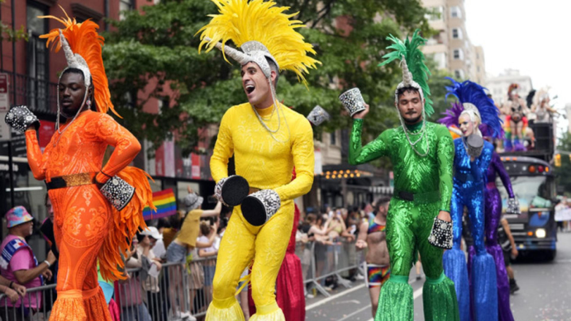 Невижданu джендър оргии по улиците в САЩ, на мушката са им децата СНИМКИ