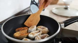 Жилището вече няма да смърди на пържена риба, направите ли това