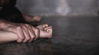  Сливенско село трепери след зверството, което мъж направи със старица