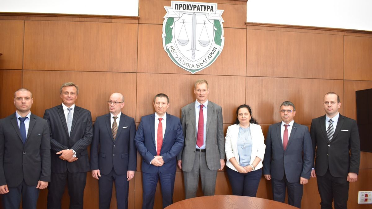Сарафов свика важна среща заради нелегалните мигранти