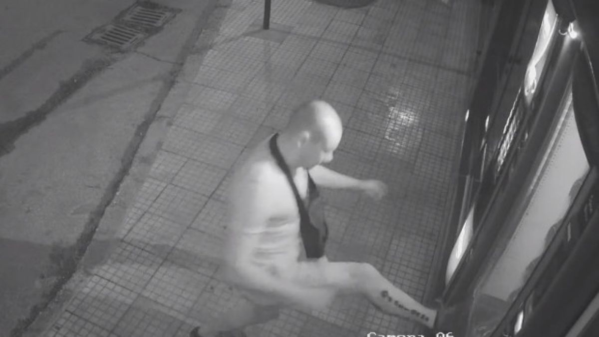 Мъж видя какви ги върши пловдивчанин пред вендинг машина и кипна: Отдавна е изкопал дъното ВИДЕО 