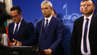 Напрежението между "Възраждане" и премиера ескалира 
