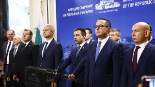 "Възраждане" натиска НС да гласува референдума за лева
