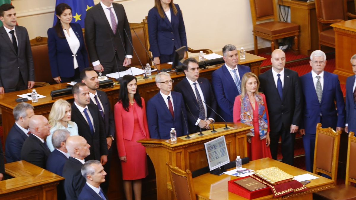 Социоложка начерта съдбата на кабинета: Или подписват споразумение, или ги чака това