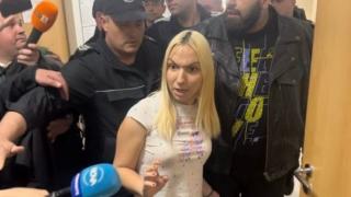 Нови неприятности за тротинетката Емили и аверите й Чеченеца и Тошо Куката! 