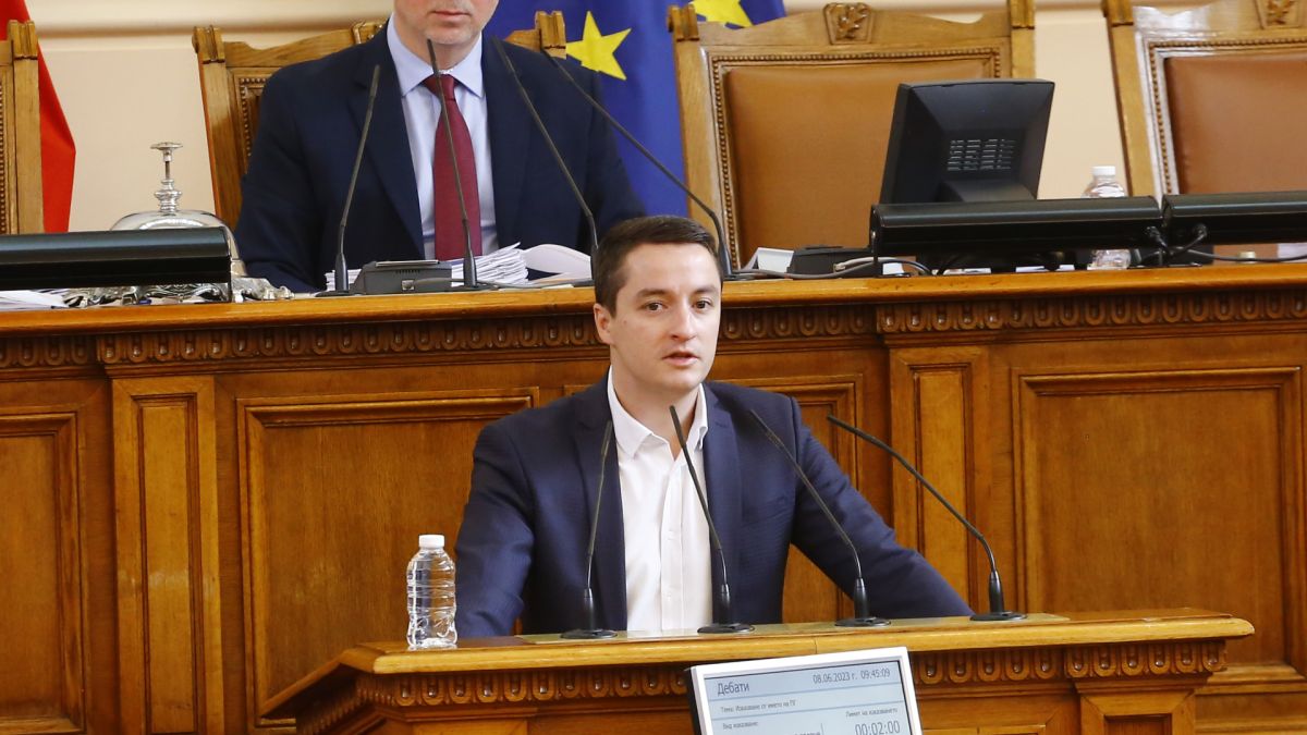 Боян Чуков: Божанката е политическия гений, сега му се радват Кирчо, Кокорчо и съзвездието пепейци