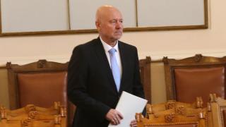 Тагарев развъртя метлата, готви големи рокади, ето къде