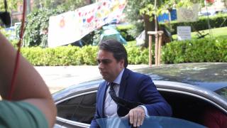 Асен Василев отговори на Нинова за готвената финансова сеч 