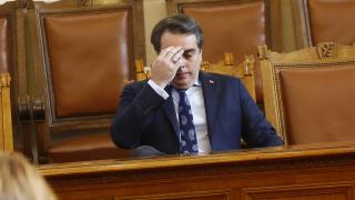 Заведенията скочиха на Асен Василев, уличиха го в голяма лъжа