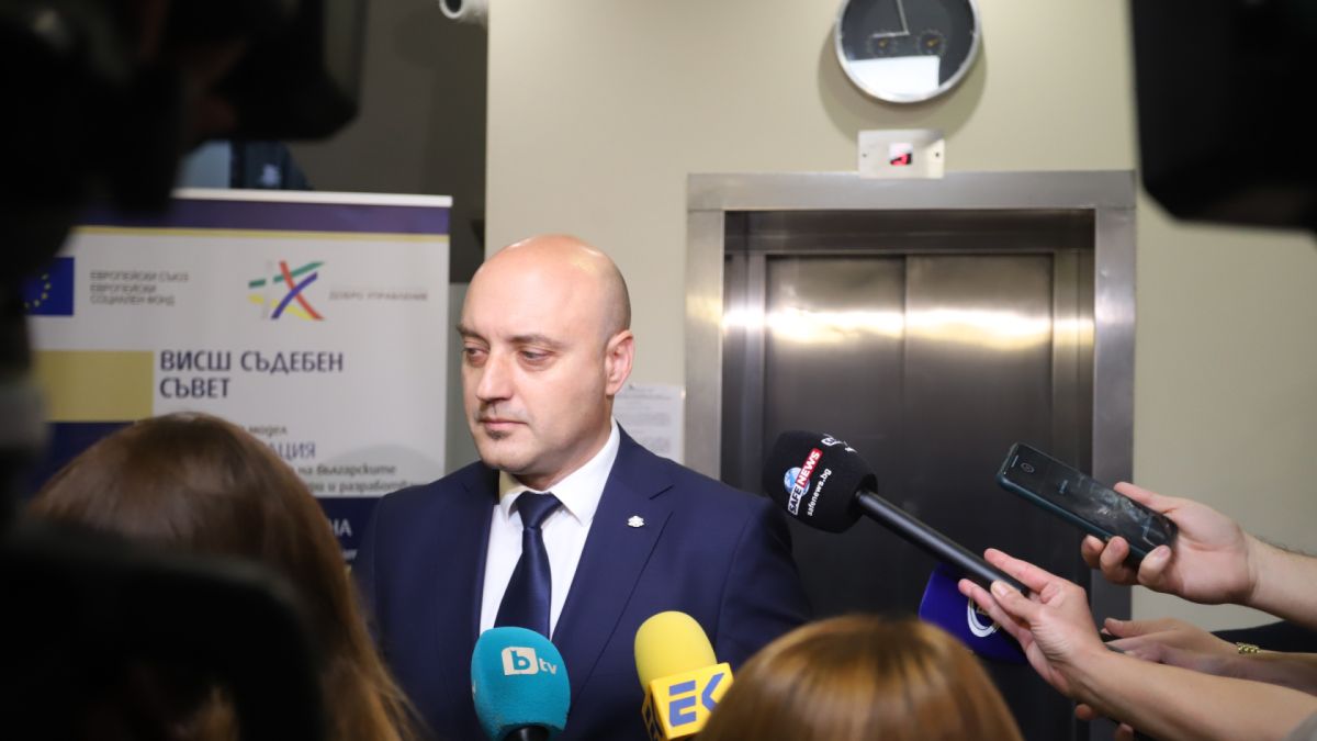 Правосъдният министър отвърна остро на Радев за Конституцията 