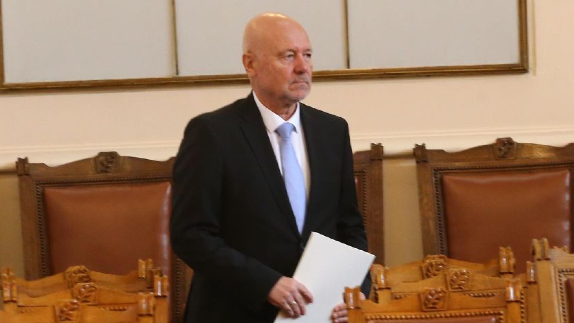 Тодор Тагарев: Владимир Путин отново се опитва да всее страхове