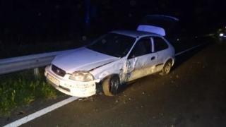 Екшън по тъмна доба: Кола се изтряска в 3 автомобила и ТИР край Благоевград СНИМКИ