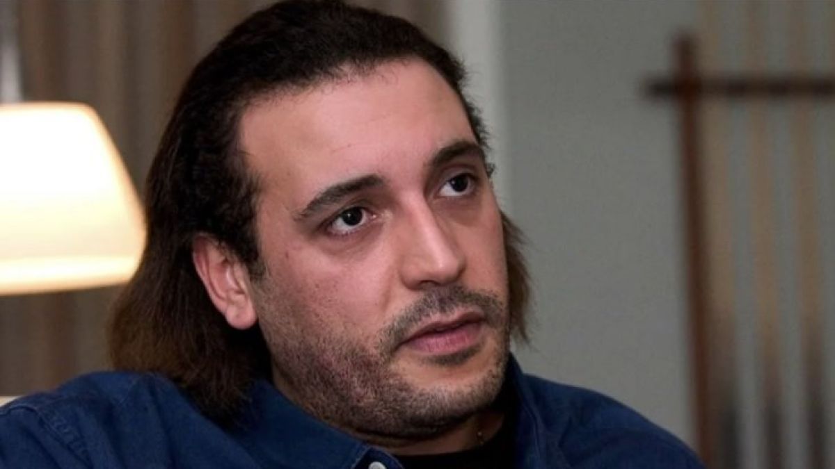 Най-малкият син на Кадафи бере душа в болница