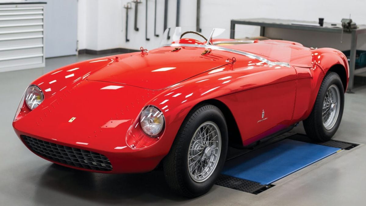 Скандално: Продават изгорял скелет на Ferrari за два милиона долара СНИМКИ