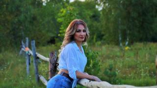 Тая история за бай Иван и сливата на млада селянка разсмя всички