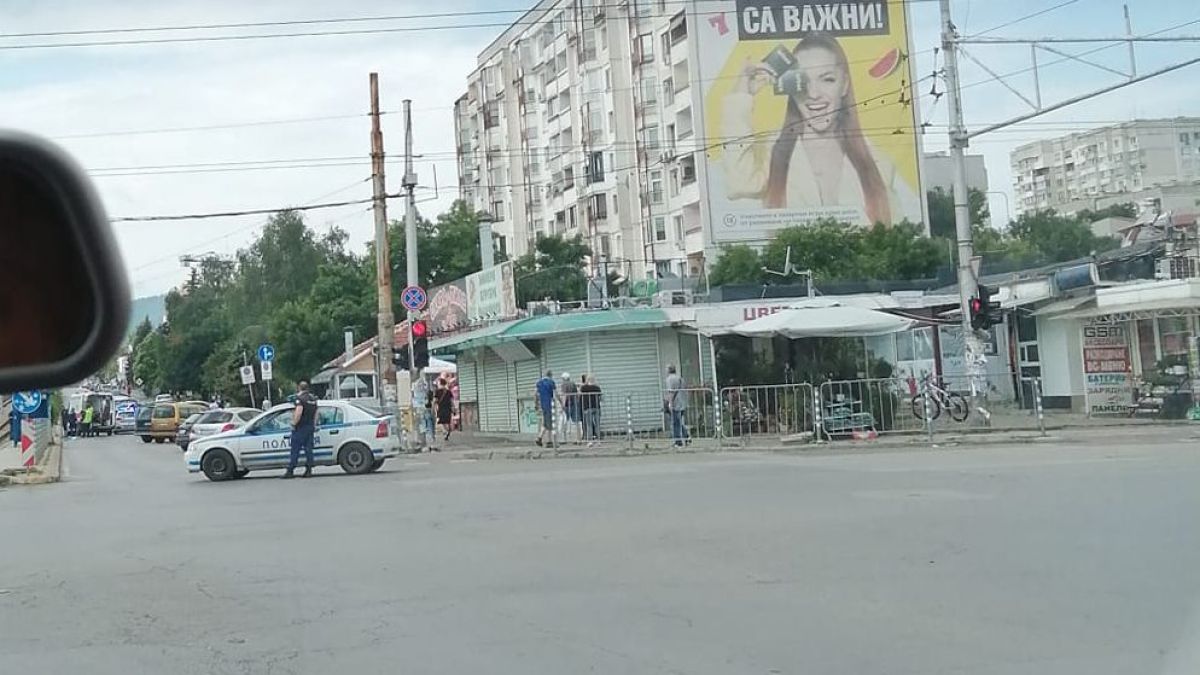 Страшно меле с дрогиран шофьор на Кооперативния пазар в „Люлин” ВИДЕО