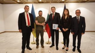 Карадайъ, Пеевски, Хюсменова и Йордан Цонев на среща с президента Володимир Зеленски