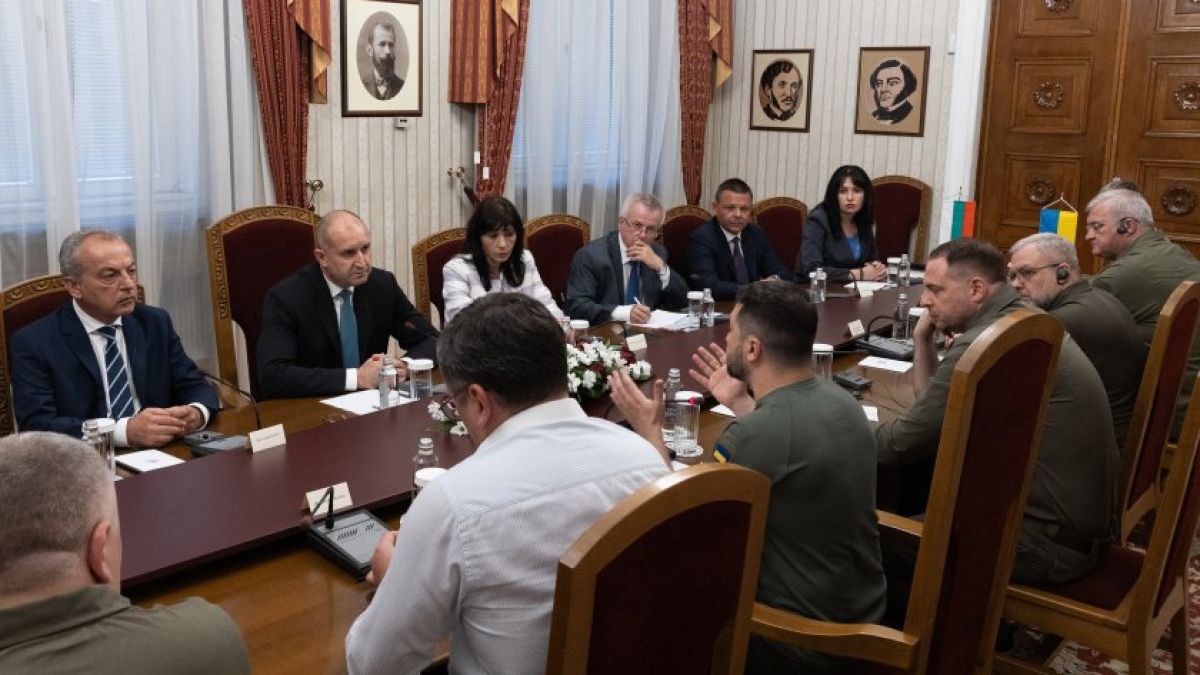 Румен Христов заради думите на Радев към Зеленски: Срам ме е от него
