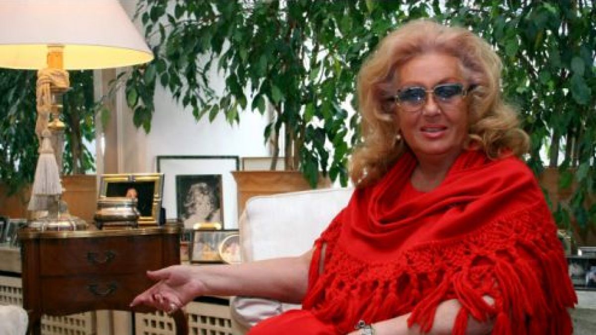 Схема! Роми превзеха баровския апартамент на Нора Нова на "Оборище" 