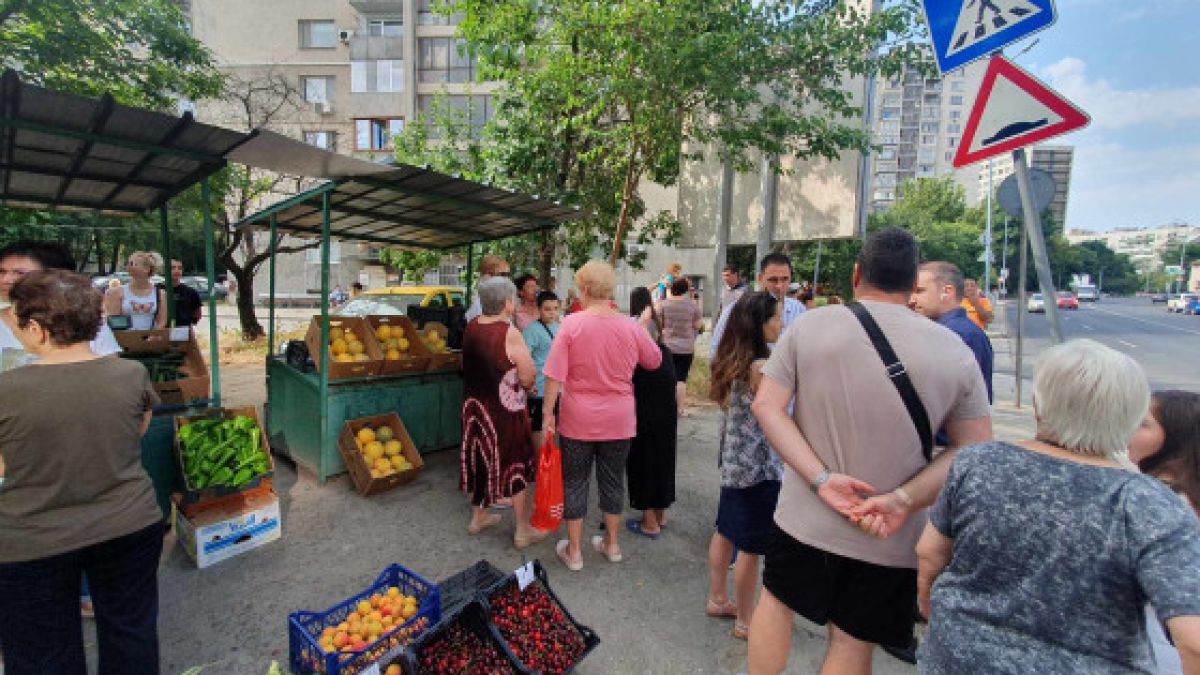 Пълно безхаберие: Знаците на мястото, където загина 13-г. дете в Пловдив, са... СНИМКИ