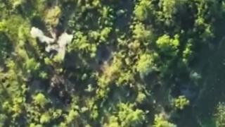 ВИДЕО от войната: Украински граничари поразиха блиндаж с руски войници