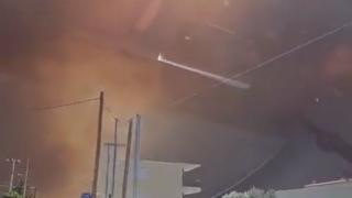 И Гърция пламна! Евакуират хора в Атина, слагат маски ВИДЕО