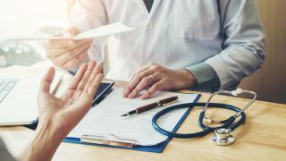 Драмите с електронните зелени и жълти рецепти се заплитат