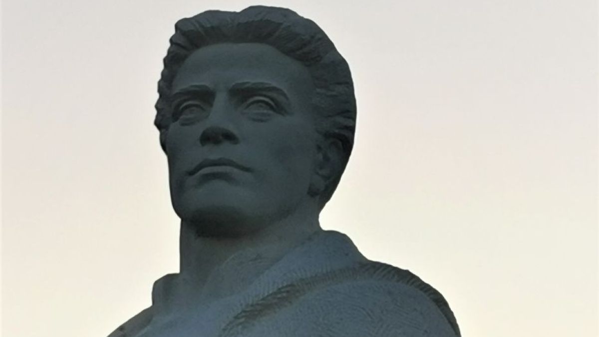 Азарей с нова звездна прогноза, каза кой е жертвеното животно и предупреди политиците да...