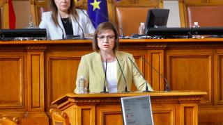 Нинова смълча енергийния министър с питане