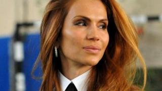 Ивайла Бакалова показа гаджето, оказаха се...ВИДЕО