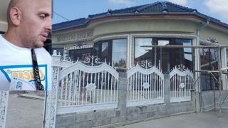 Цяла България говори за къщата-палат на Пламен с пържолите за 650 лева ВИДЕО