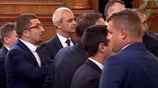 Жесток скандал взриви парламента! "Възраждане" скочиха като ужилени, такава клетва от трибуната не сме чували БЛИЦ TV