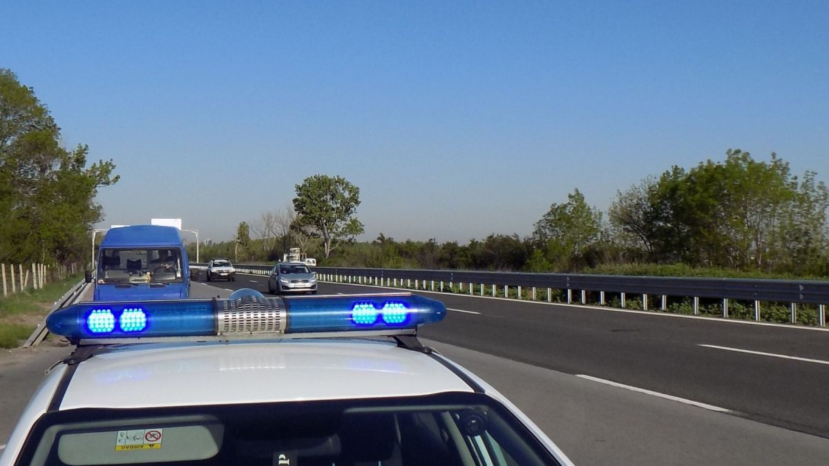 България полудя по още една постъпка на полицаи
