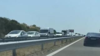 Истински ад: Множество катастрофи затапиха пътя към Бургас, чака се с часове в жегата 