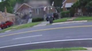 Кола влетя в къща със 160 км/ч., дете оцелява по чудо ВИДЕО