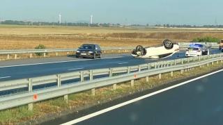 Извънредна ситуация с бял "Мерцедес" на "Тракия", пътят за морето е блокиран СНИМКИ