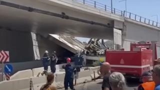Неописуема трагедия в Гърция, мост рухна и стана страшно ВИДЕО