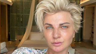 Отново гола: Силвена Роу хвърли дрехи и задръжки без капка свян! СНИМКА 18+