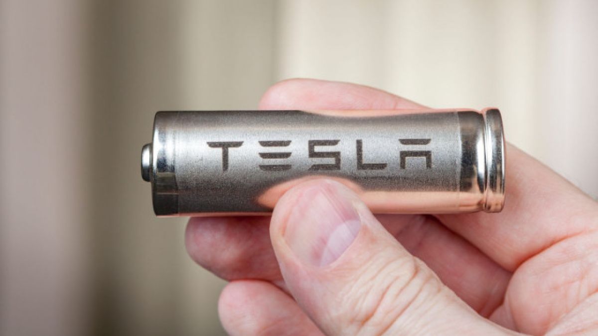 Това е цената за смяна на батерията на електромобил Tesla 