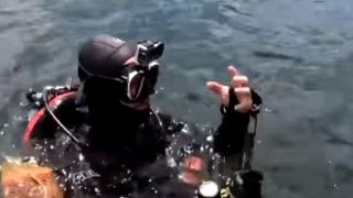 Водолаз се гмурна до дъното на езеро и намери съкровище за милиони ВИДЕО