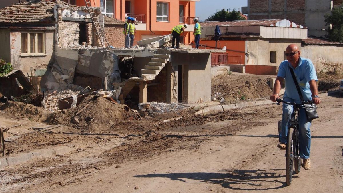 Ще се облекчи процедурата за помощи за пострадали домове при бедствията
