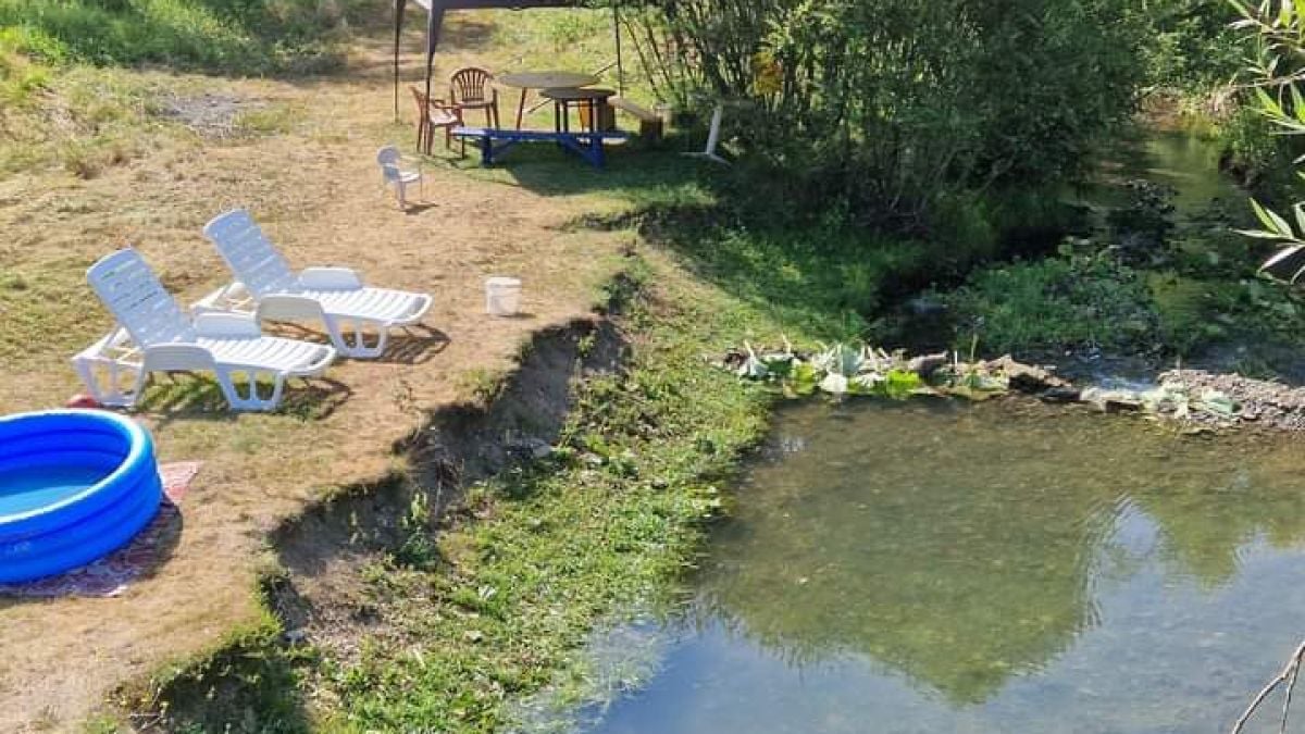 Като картичка: Майка от трънско село създаде райски плаж, ще хукнете натам СНИМКА