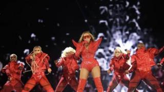 Сензация: Бионсе си нае неврокопска шивачка, облича я...