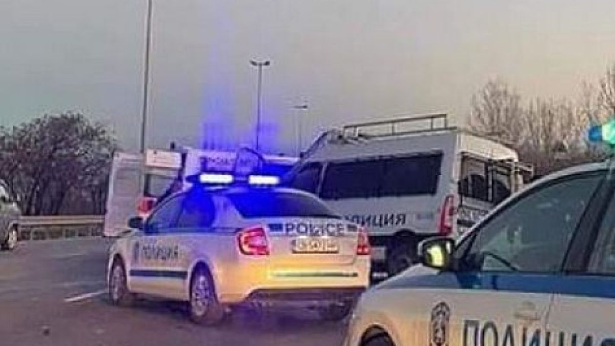 Само в БЛИЦ! Зрелищен екшън на столичното Цариградско със скъпарско БМВ и полиция 