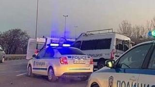 Само в БЛИЦ! Зрелищен екшън на столичното Цариградско със скъпарско БМВ и полиция 