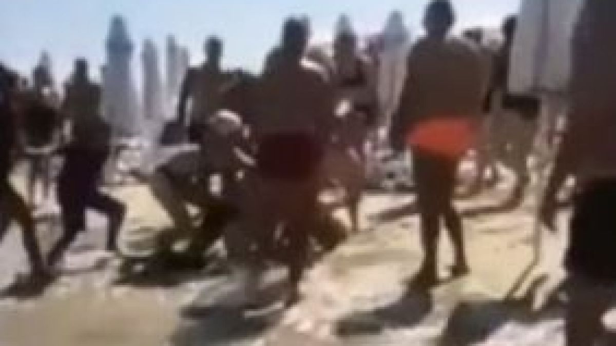 Бесен екшън в Поморие с българин и французин на плажа, стигна се до бой заради...